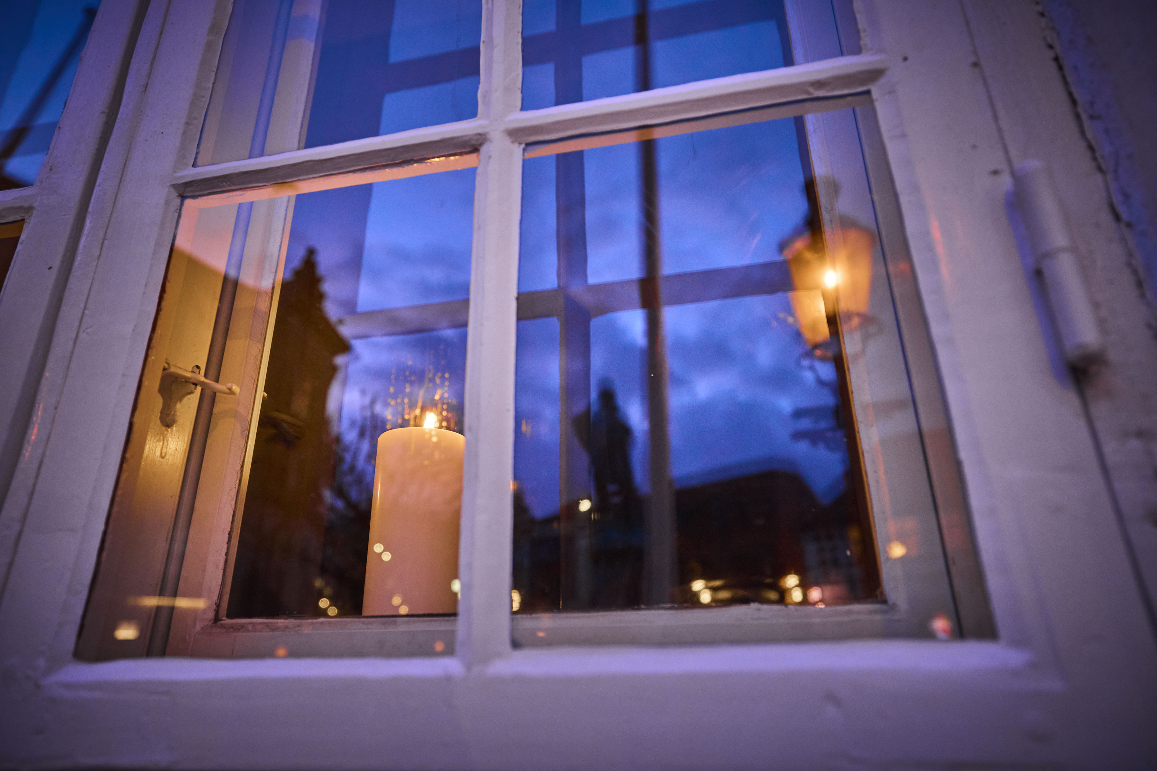 Lys i vinduerne på Rådhuset